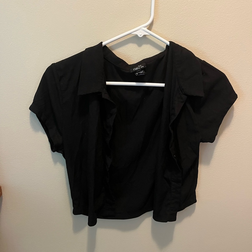 Rue21 Large Black Cropped Button Down Shirt